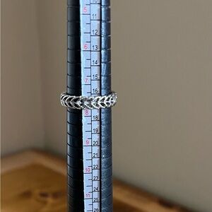 Vintage overlapping heart ring in silver tone size 7 1/2